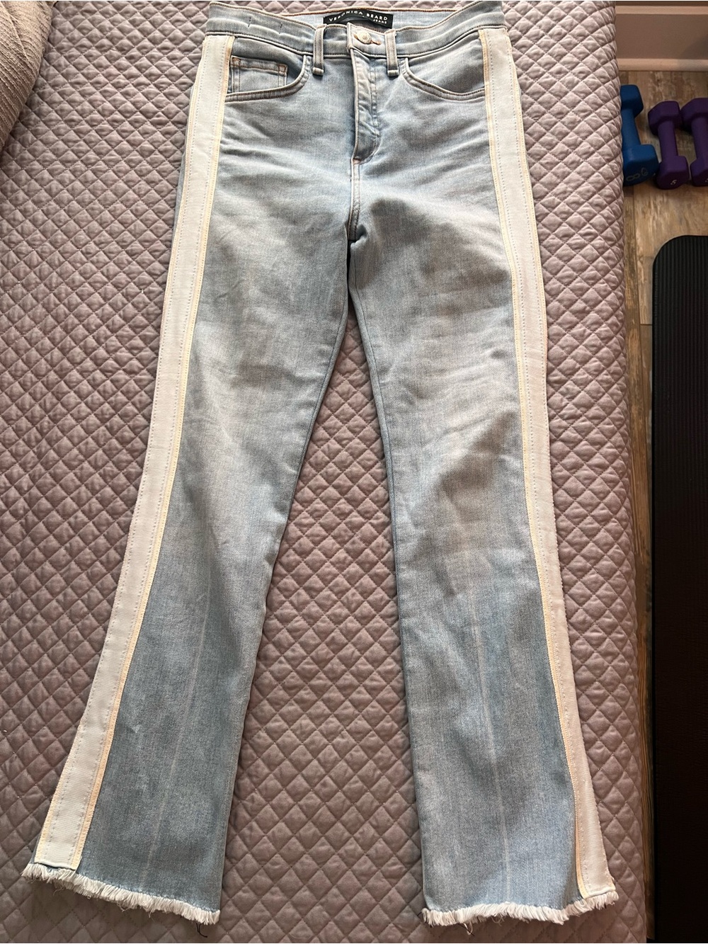 Veronica Beard Carly kick flare jeans with raw hem. Light Blue Side-Stripe. Sz25